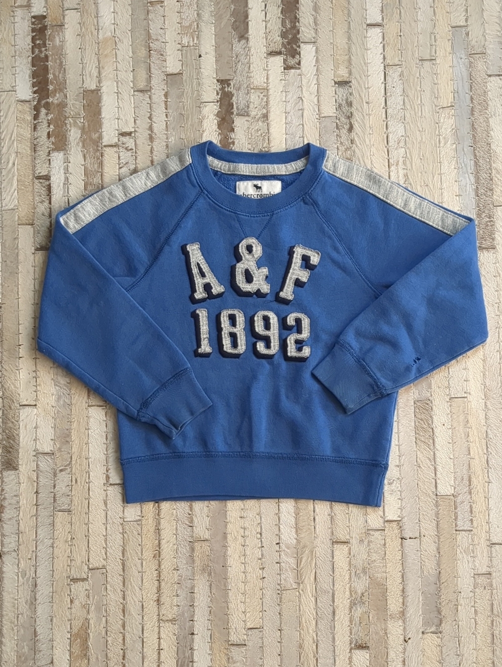 Abercrombie Kids Size 5/6 A&F 1892 Blue Crewneck Sweatshirt